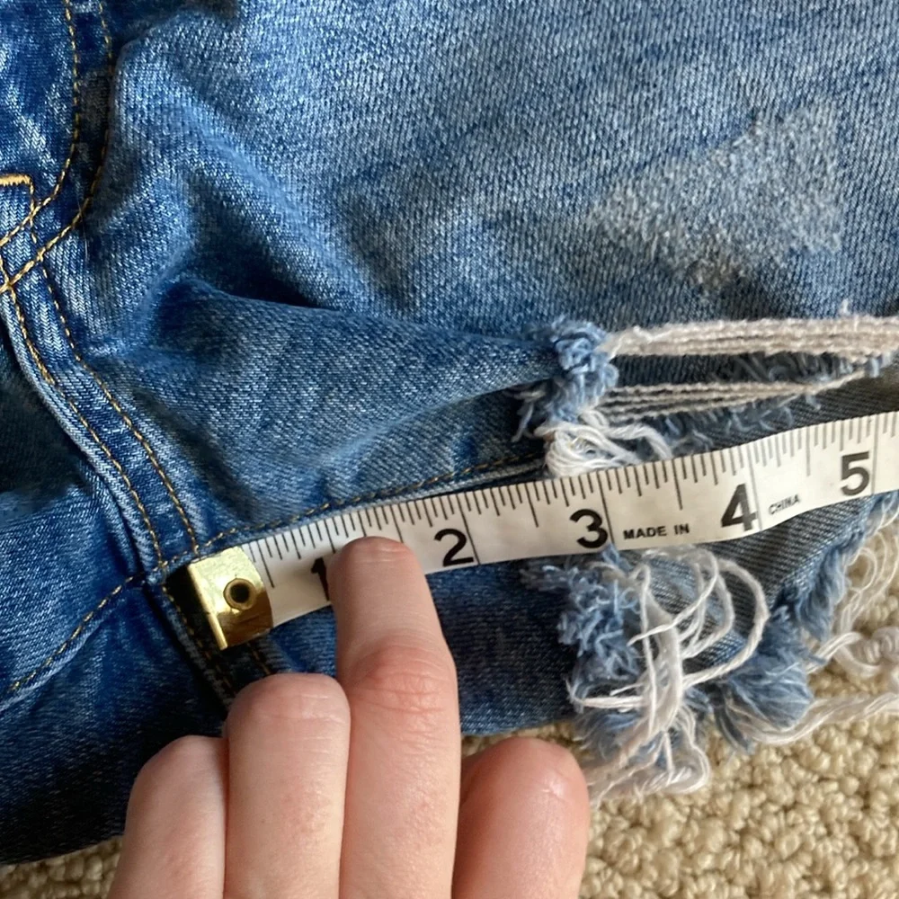H&M L.O.G.G. Jean Shorts Denim Style Blue 3” Shag Cutoff Size 8 Like New MIDI